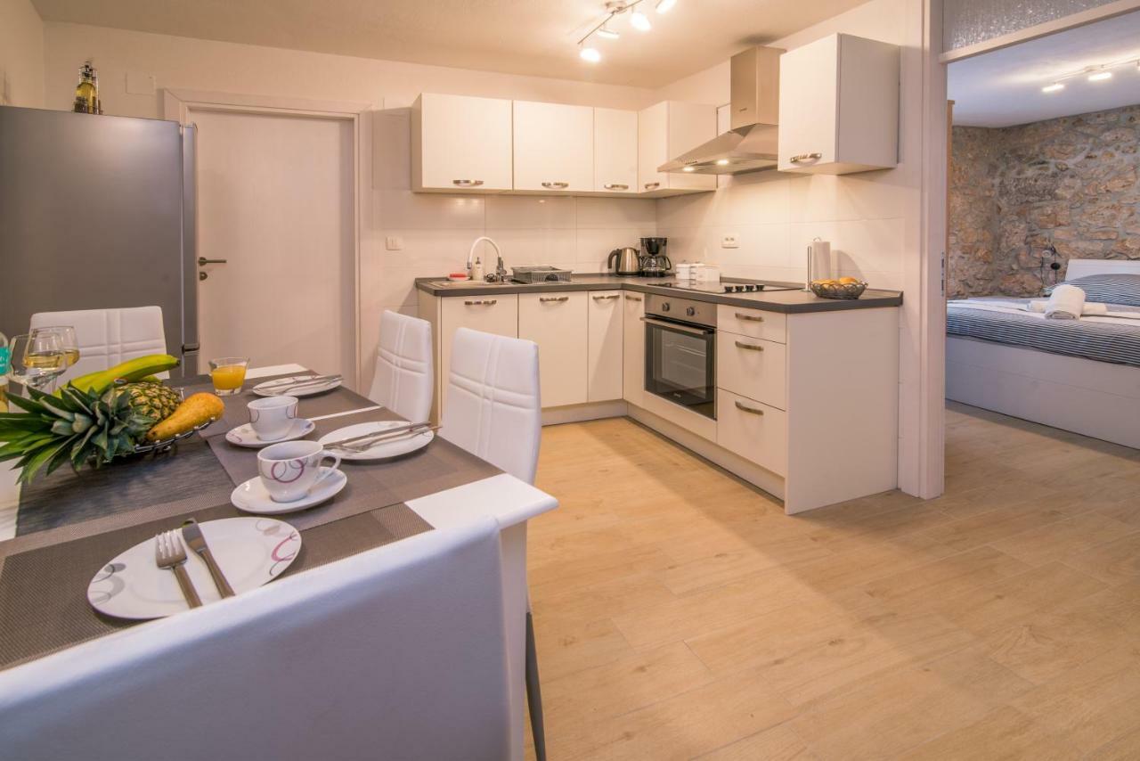 Apartments Tara Vrbnik Ngoại thất bức ảnh